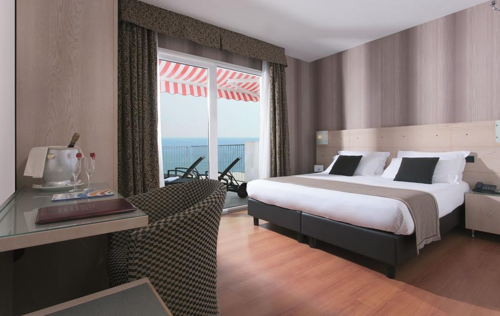Victoria Frontemare Beach & Spa Hotel Jesolo Экстерьер фото
